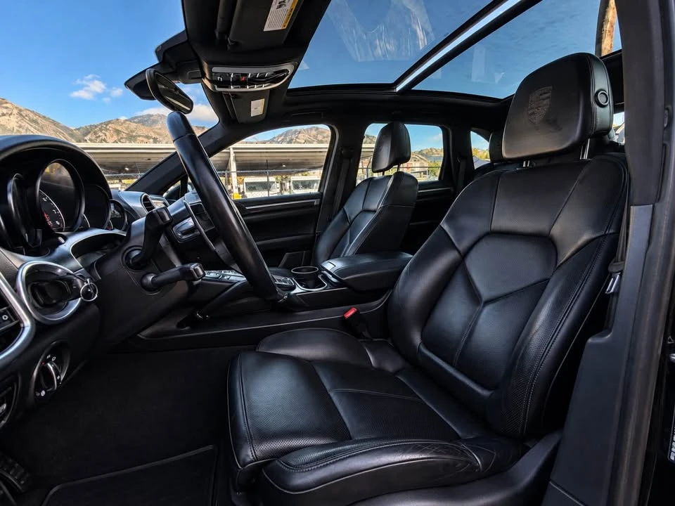 2017 Porsche 958 Cayenne - Image 17 of 18