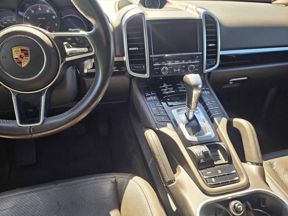 2017 Porsche 958 Cayenne - Image 10 of 14