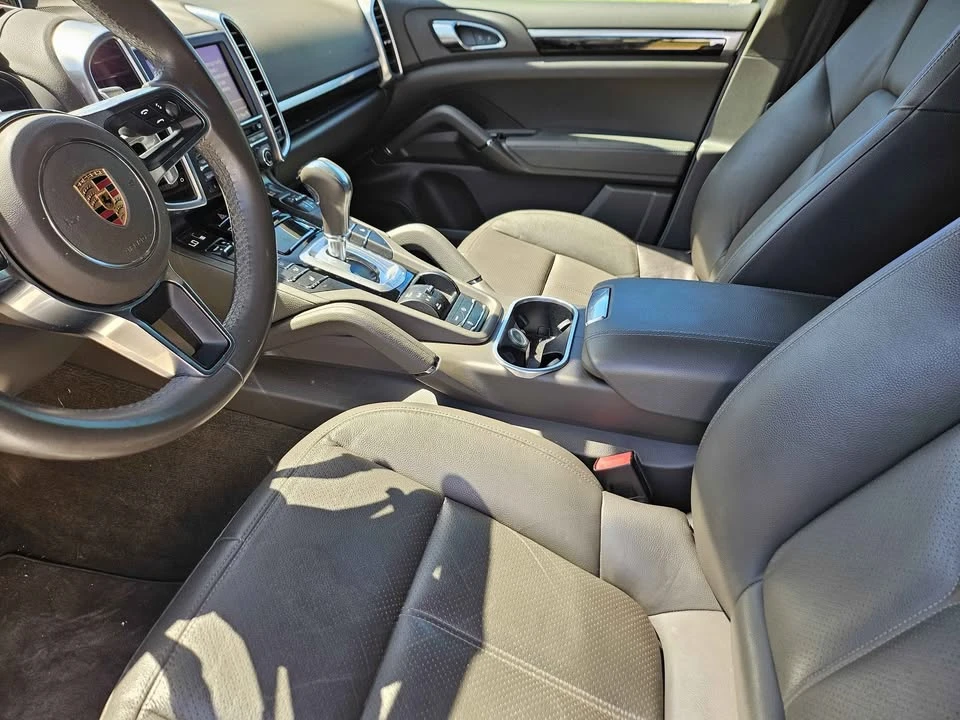 2017 Porsche 958 Cayenne - Image 9 of 14
