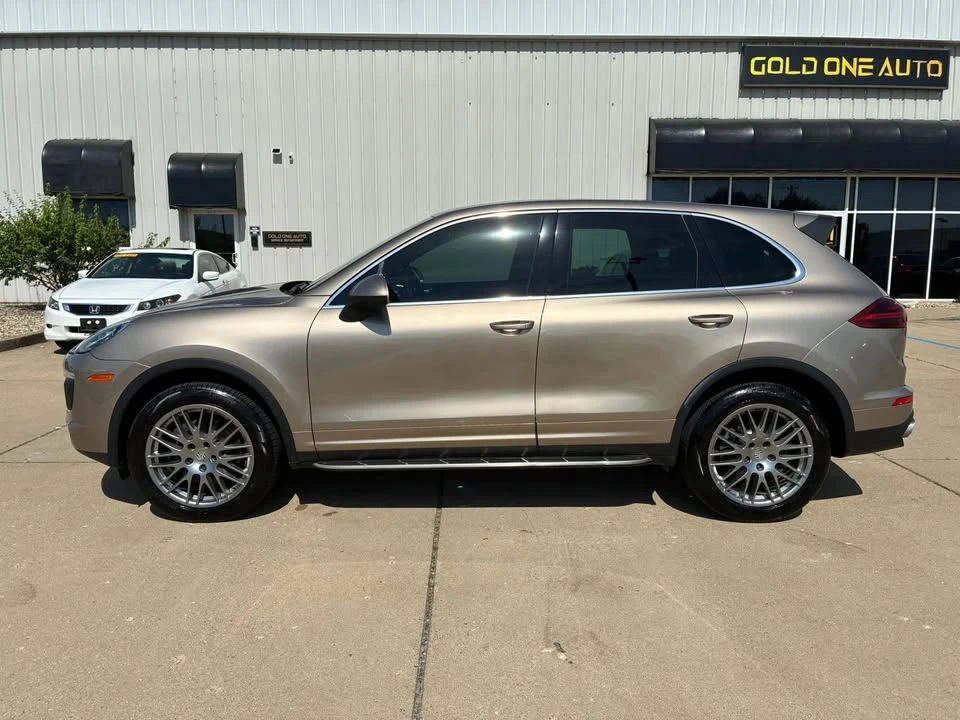 2017 Porsche 958 Cayenne - Image 8 of 20