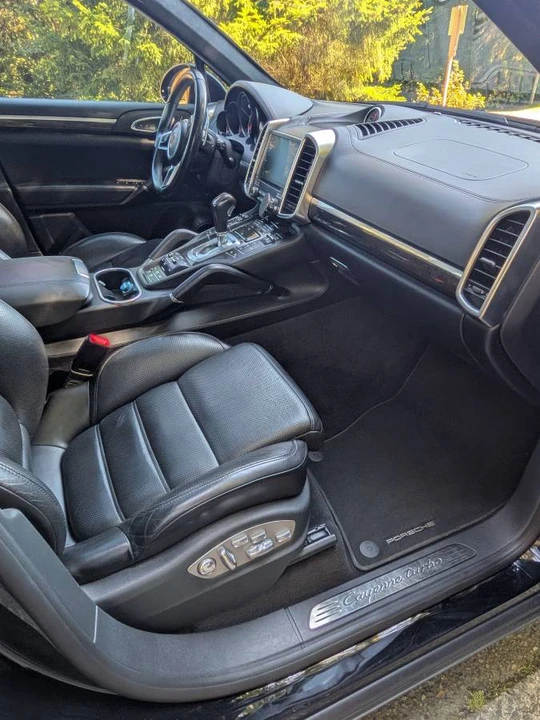 2017 Porsche 958 Cayenne Turbo - Image 11 of 19