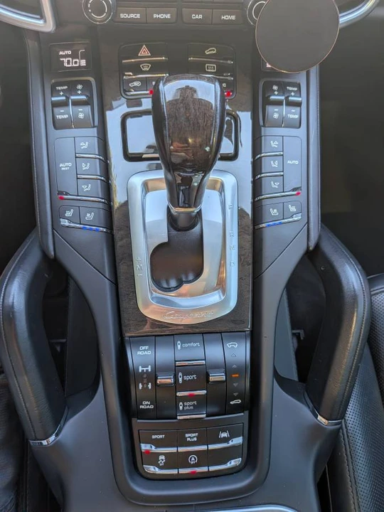 2017 Porsche 958 Cayenne Turbo - Image 9 of 19