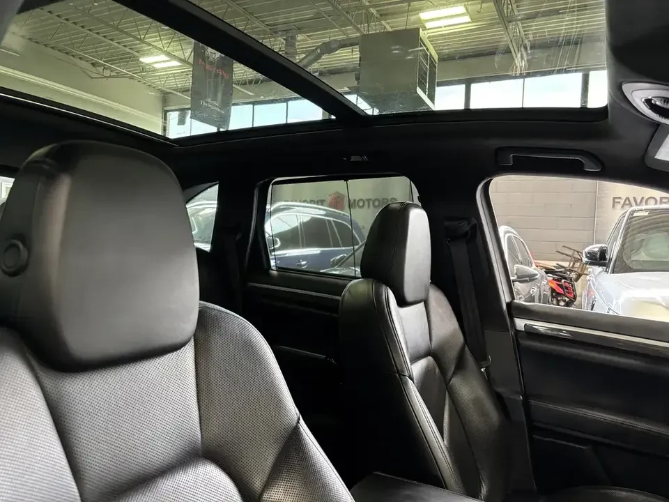2017 Porsche 958 Cayenne Turbo - Image 9 of 19