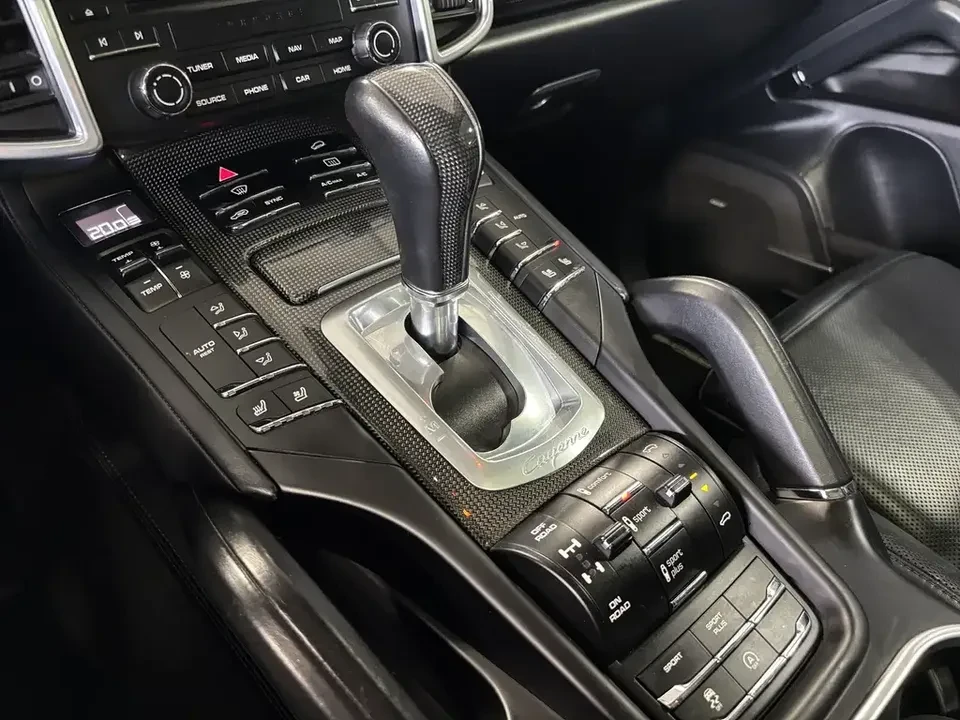 2017 Porsche 958 Cayenne Turbo - Image 10 of 19