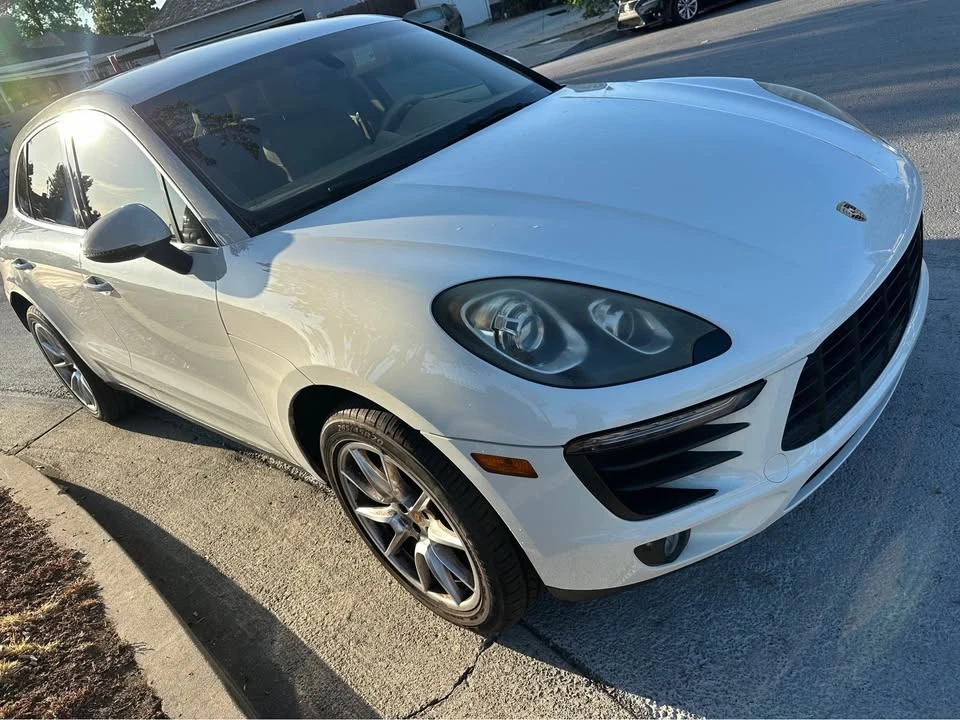 2017 Porsche 958 Cayenne Turbo S - Image 2 of 8