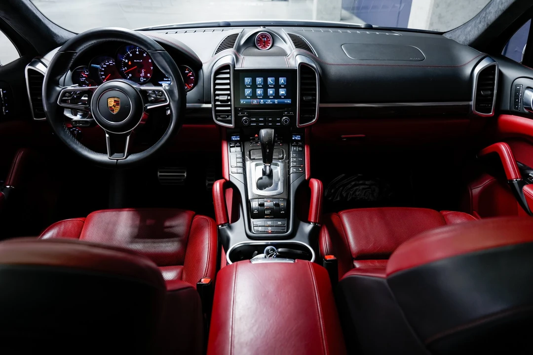 2017 Porsche 958 Cayenne Turbo S - Image 17 of 31