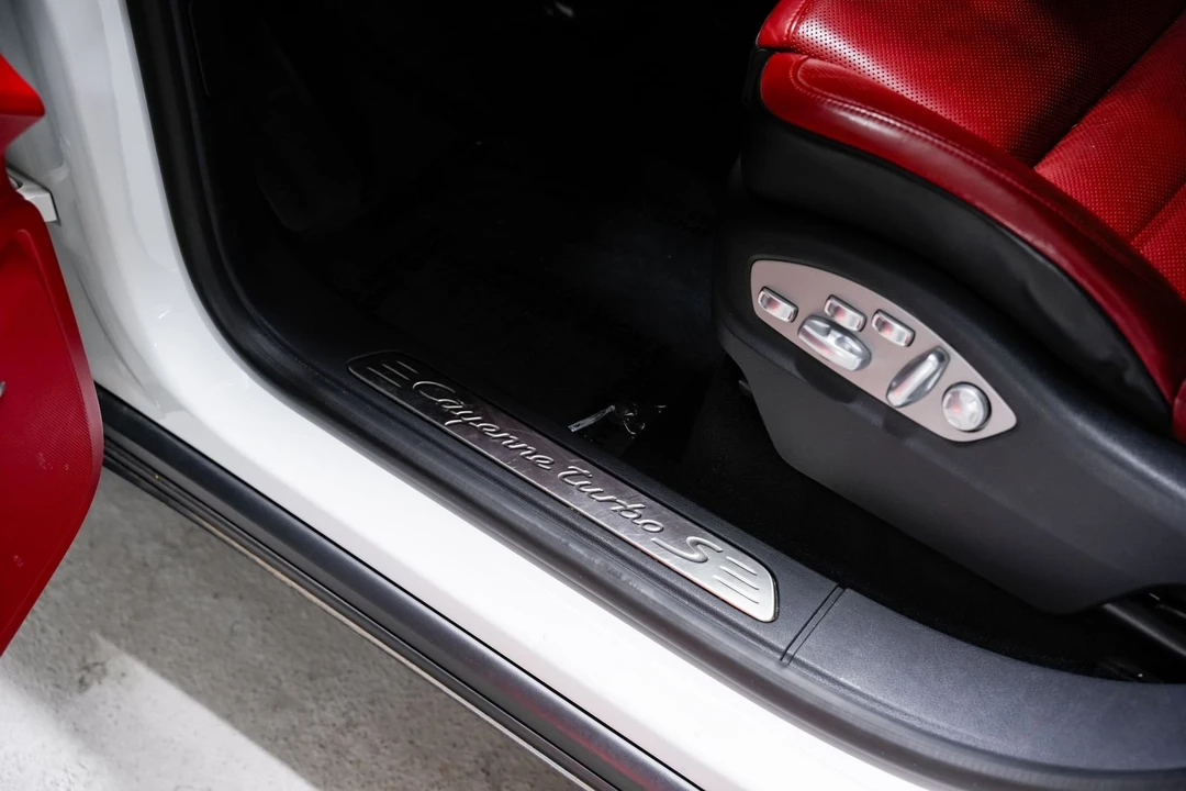 2017 Porsche 958 Cayenne Turbo S - Image 21 of 31