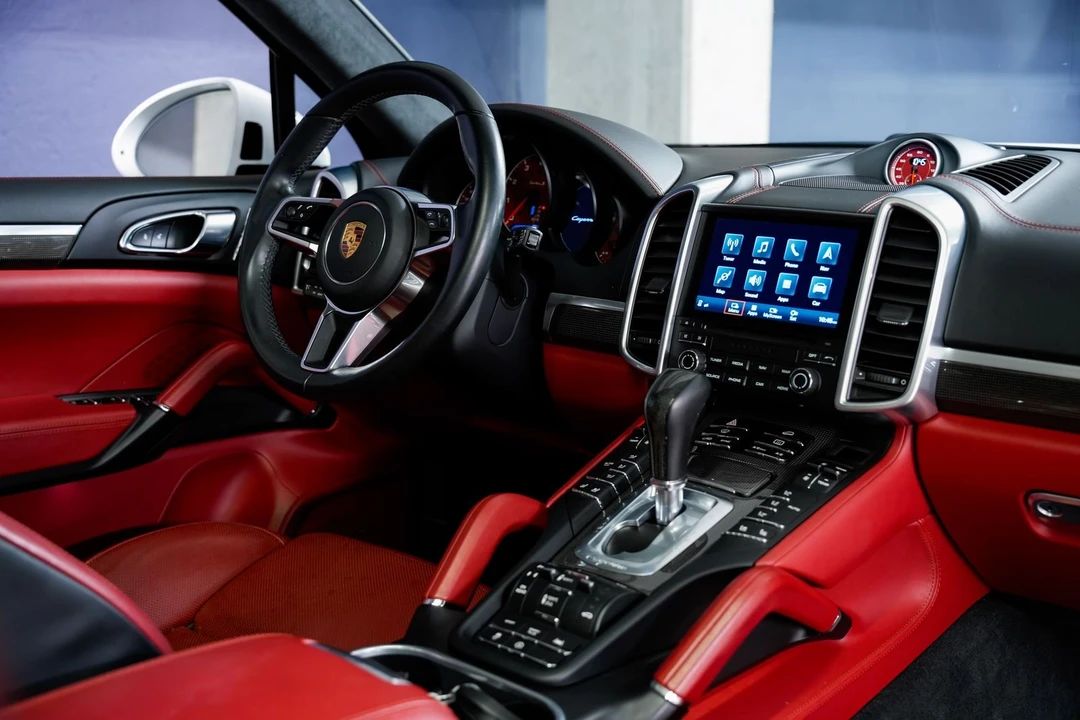 2017 Porsche 958 Cayenne Turbo S - Image 27 of 31