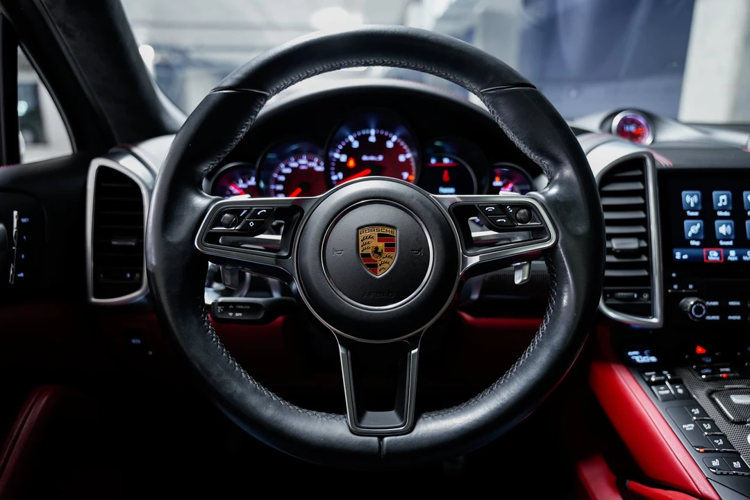 2017 Porsche 958 Cayenne Turbo S - Image 10 of 31