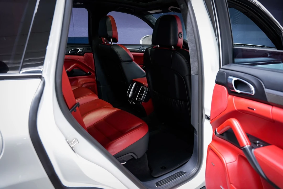 2017 Porsche 958 Cayenne Turbo S - Image 29 of 31