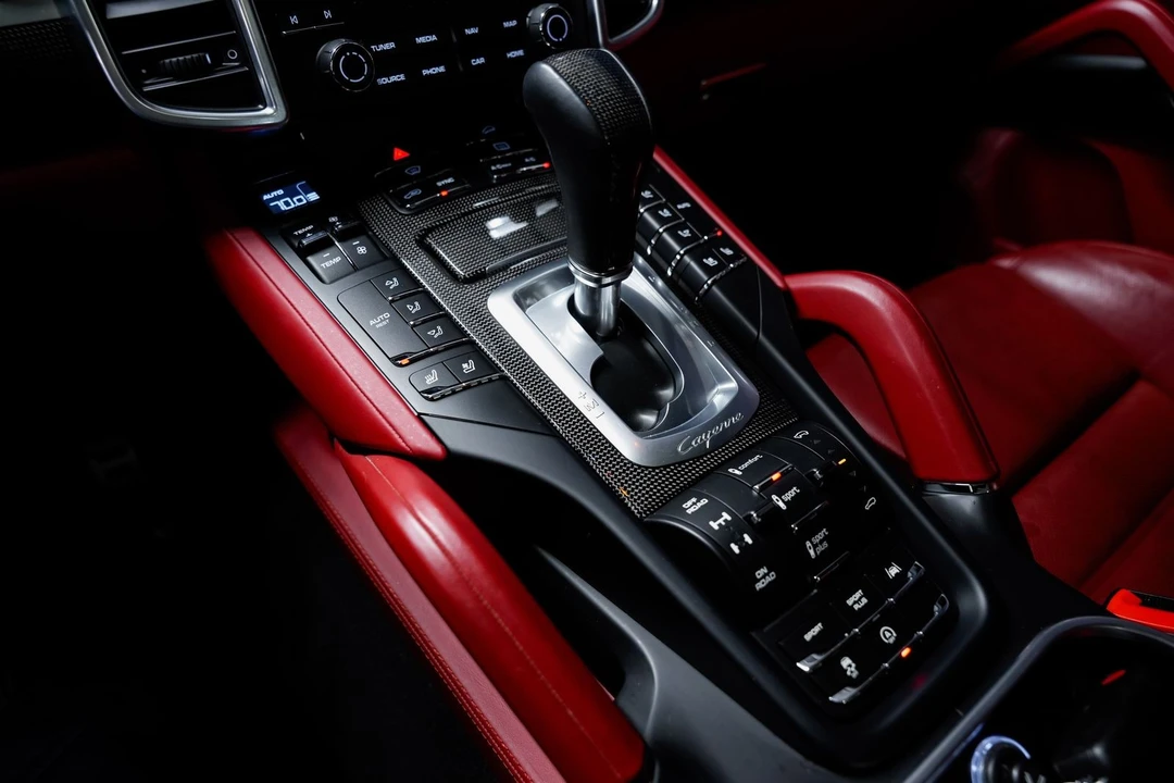 2017 Porsche 958 Cayenne Turbo S - Image 14 of 31