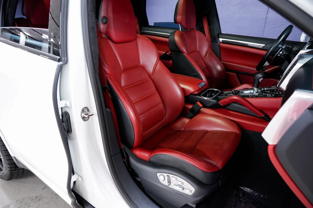 2017 Porsche 958 Cayenne Turbo S - Image 24 of 31