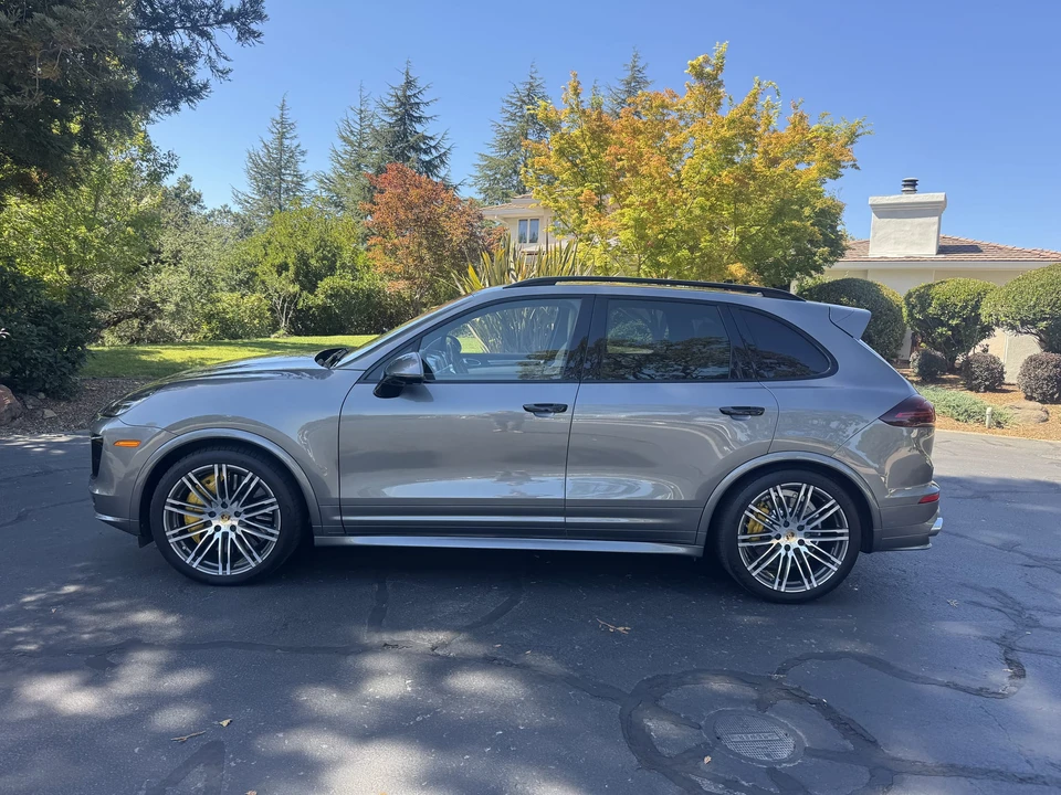 2017 Porsche 958 Cayenne Turbo S - Image 10 of 31