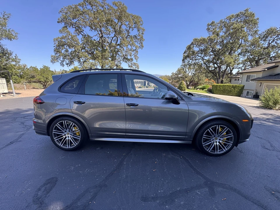2017 Porsche 958 Cayenne Turbo S - Image 5 of 31