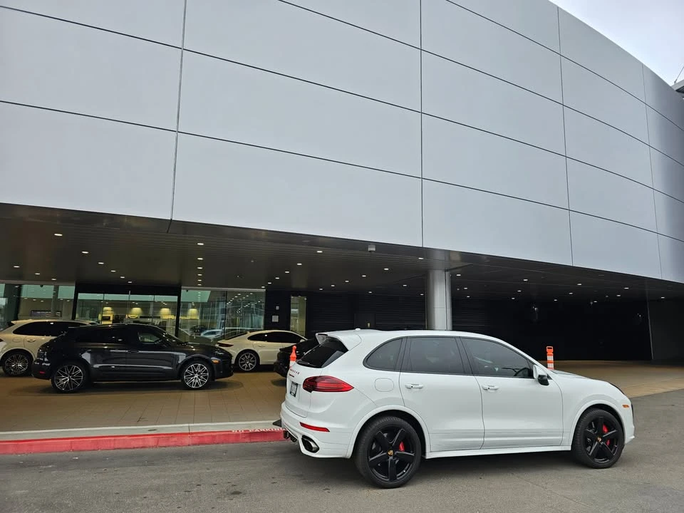 2017 Porsche 958 Cayenne Turbo - Image 6 of 20