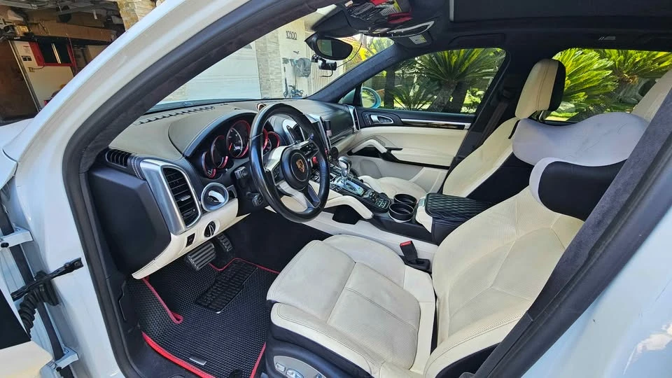 2017 Porsche 958 Cayenne Turbo - Image 10 of 20