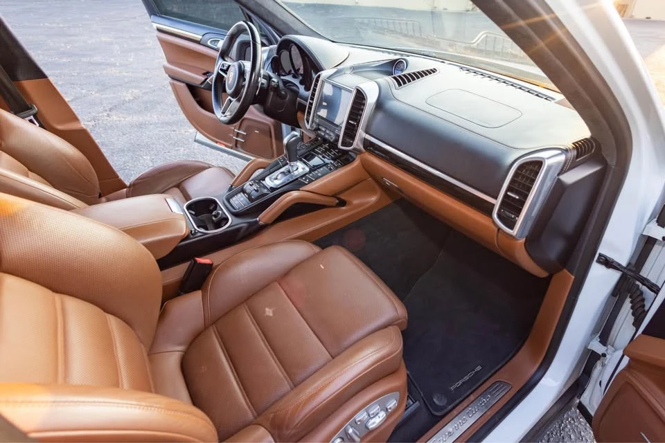 2017 Porsche 958 Cayenne Turbo - Image 5 of 9
