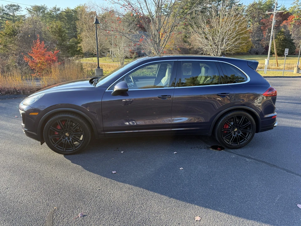 2017 Porsche 958 Cayenne Turbo - Image 2 of 31