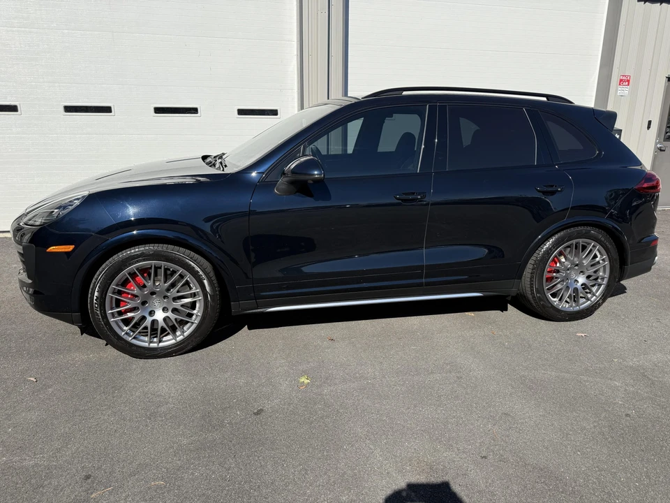 2017 Porsche 958 Cayenne Turbo - Image 2 of 31