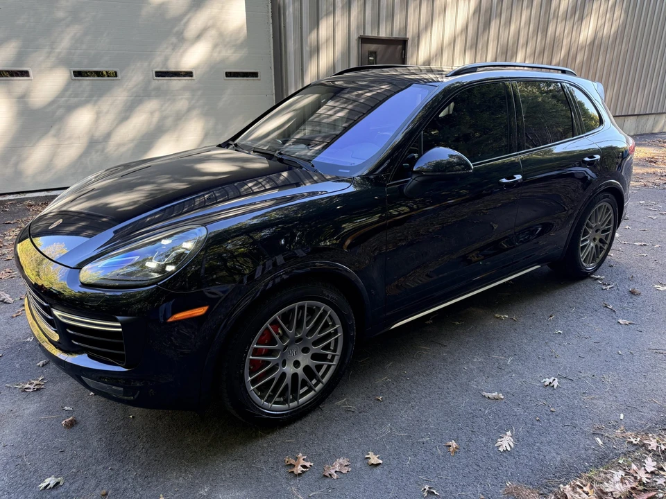 2017 Porsche 958 Cayenne Turbo - Image 10 of 31