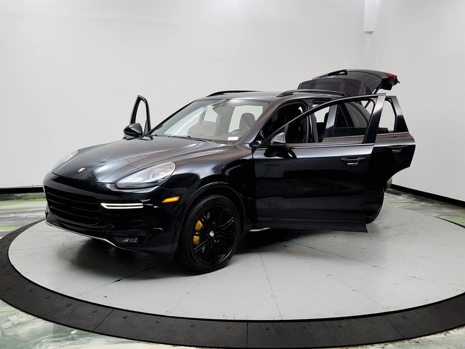 2017 Porsche 958 Cayenne Turbo - Image 9 of 31