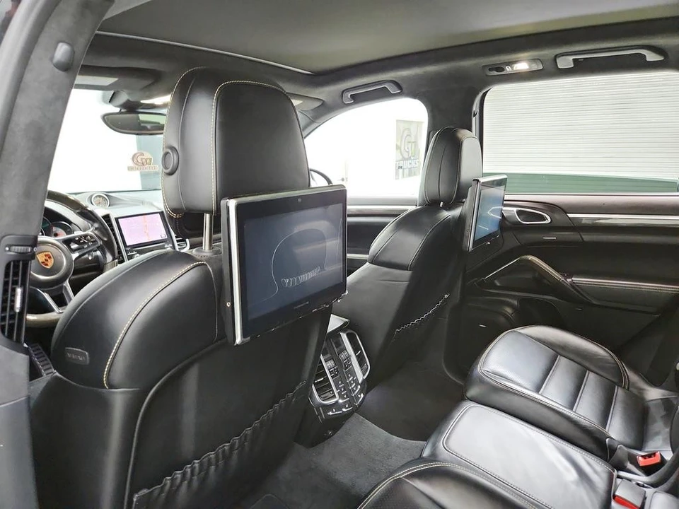 2017 Porsche 958 Cayenne Turbo - Image 26 of 31
