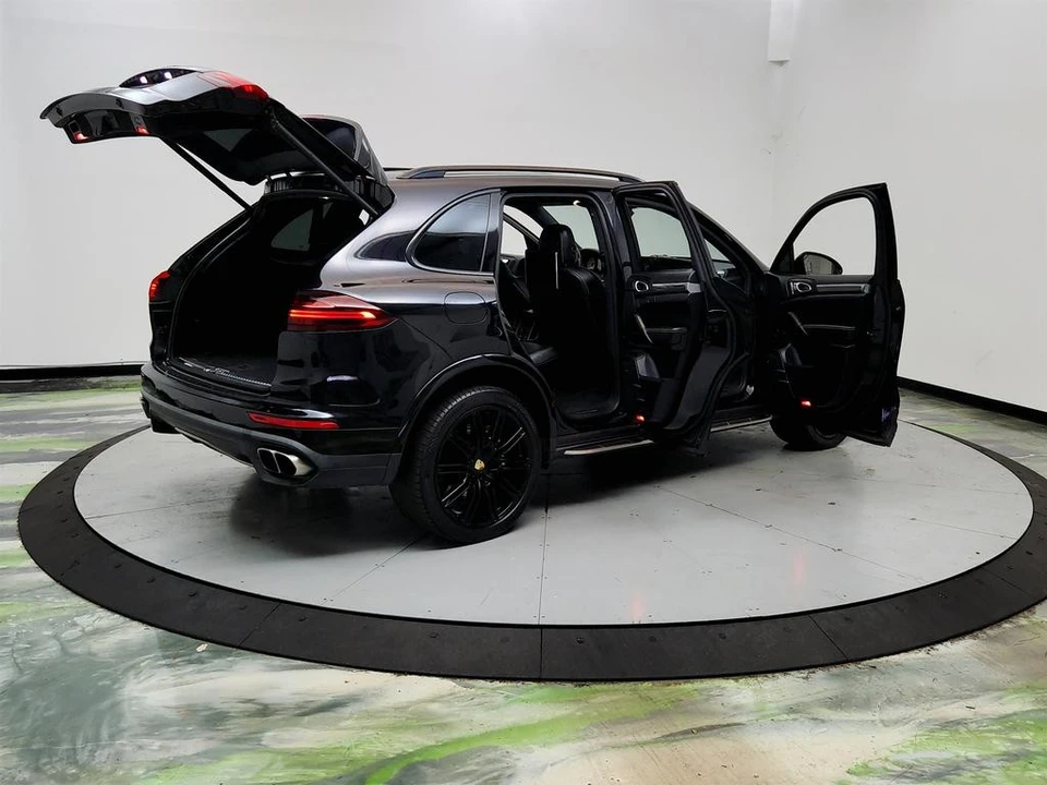 2017 Porsche 958 Cayenne Turbo - Image 11 of 31