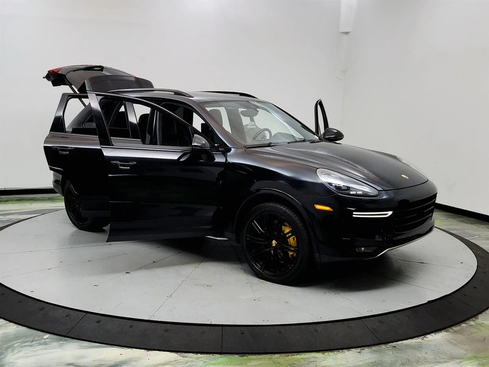 2017 Porsche 958 Cayenne Turbo - Image 10 of 31