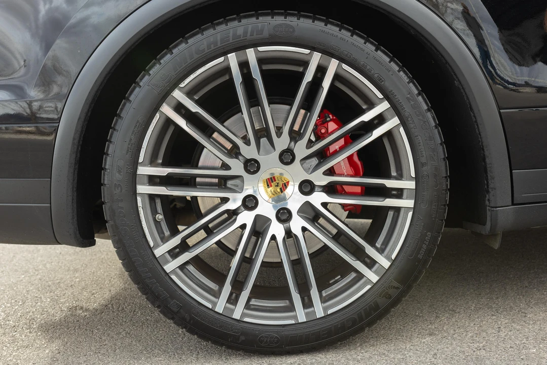 2017 Porsche 958 Cayenne Turbo - Image 20 of 31
