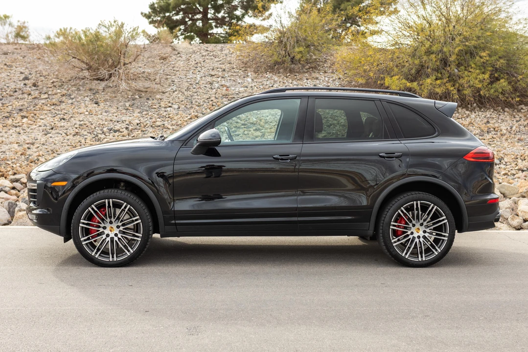 2017 Porsche 958 Cayenne Turbo - Image 6 of 31