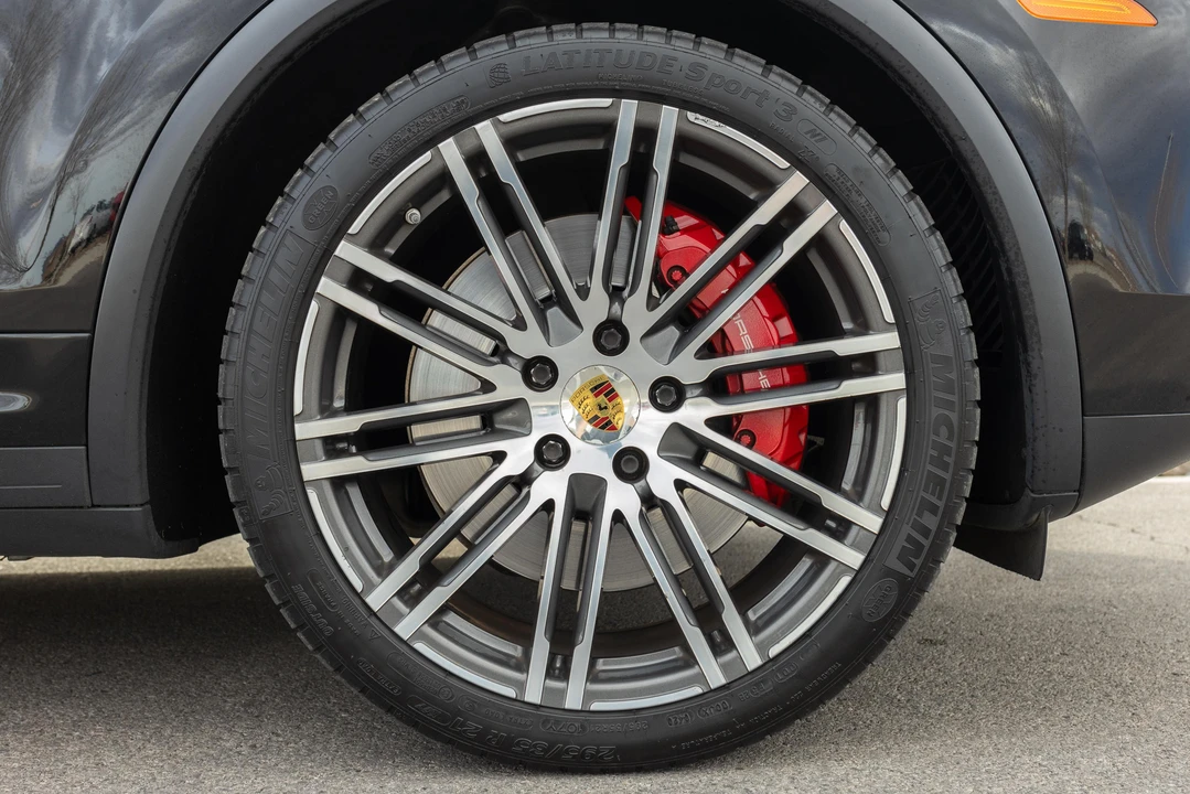 2017 Porsche 958 Cayenne Turbo - Image 21 of 31
