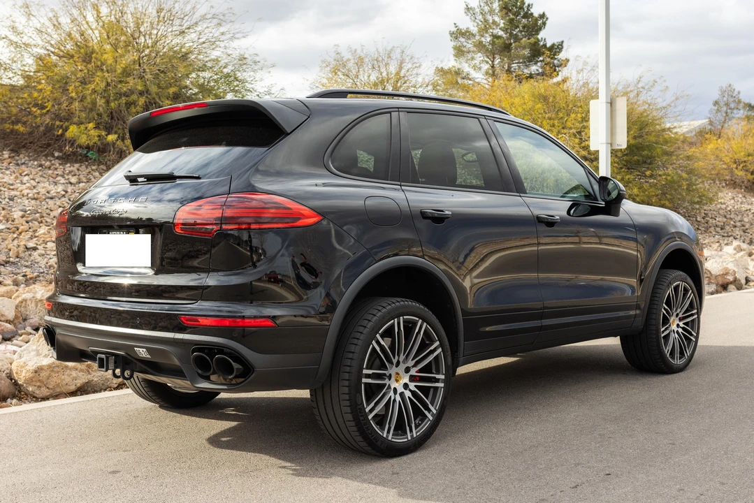 2017 Porsche 958 Cayenne Turbo - Image 8 of 31