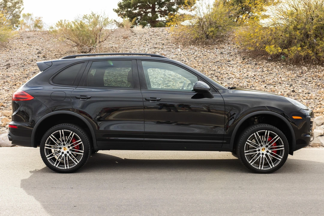 2017 Porsche 958 Cayenne Turbo - Image 3 of 31