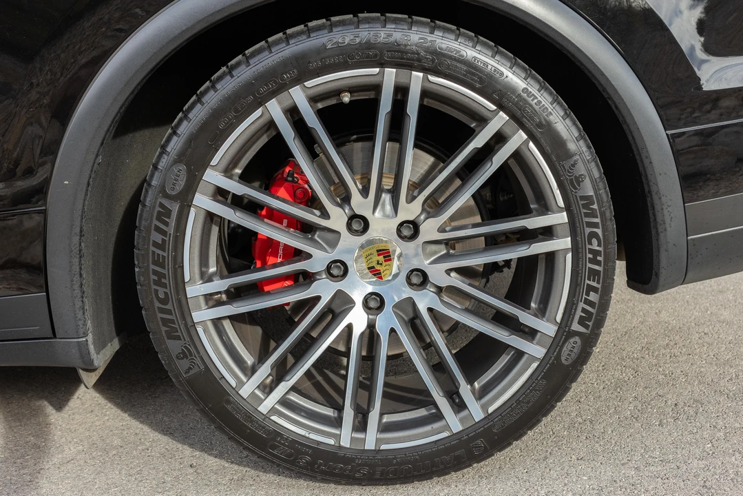 2017 Porsche 958 Cayenne Turbo - Image 19 of 31