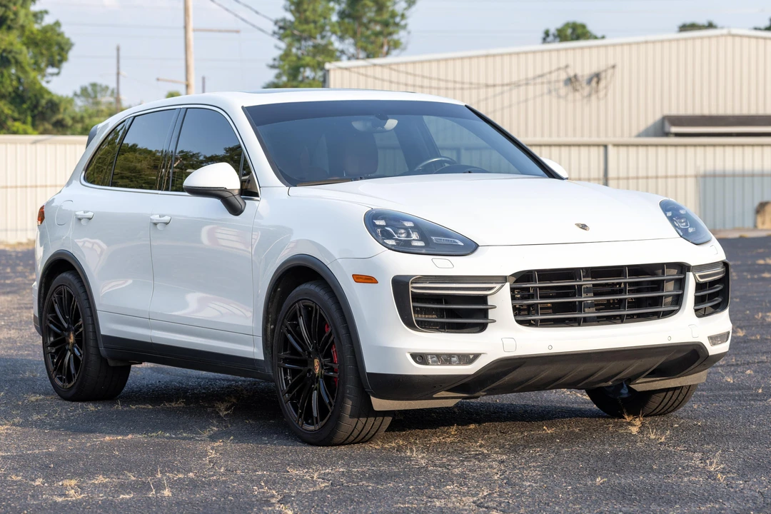2017 Porsche 958 Cayenne Turbo - Image 9 of 31