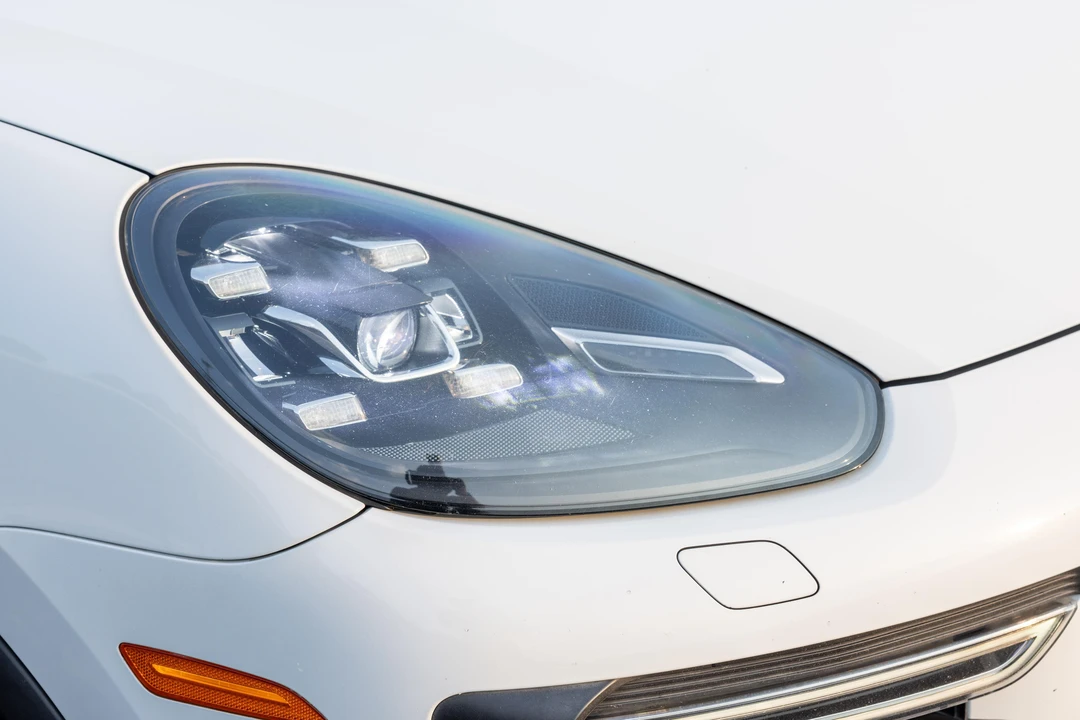 2017 Porsche 958 Cayenne Turbo - Image 10 of 31