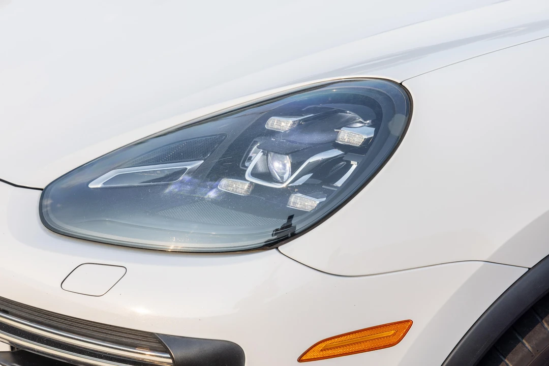 2017 Porsche 958 Cayenne Turbo - Image 12 of 31