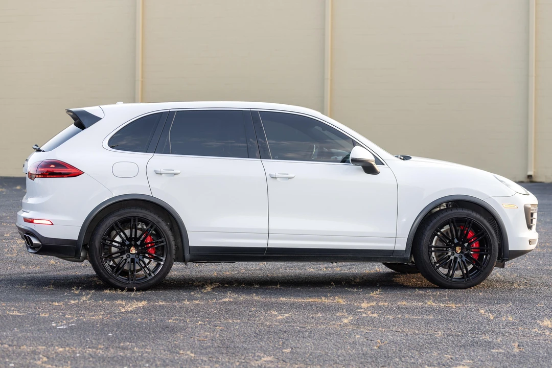 2017 Porsche 958 Cayenne Turbo - Image 3 of 31