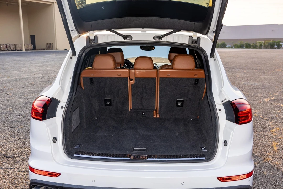 2017 Porsche 958 Cayenne Turbo - Image 4 of 13