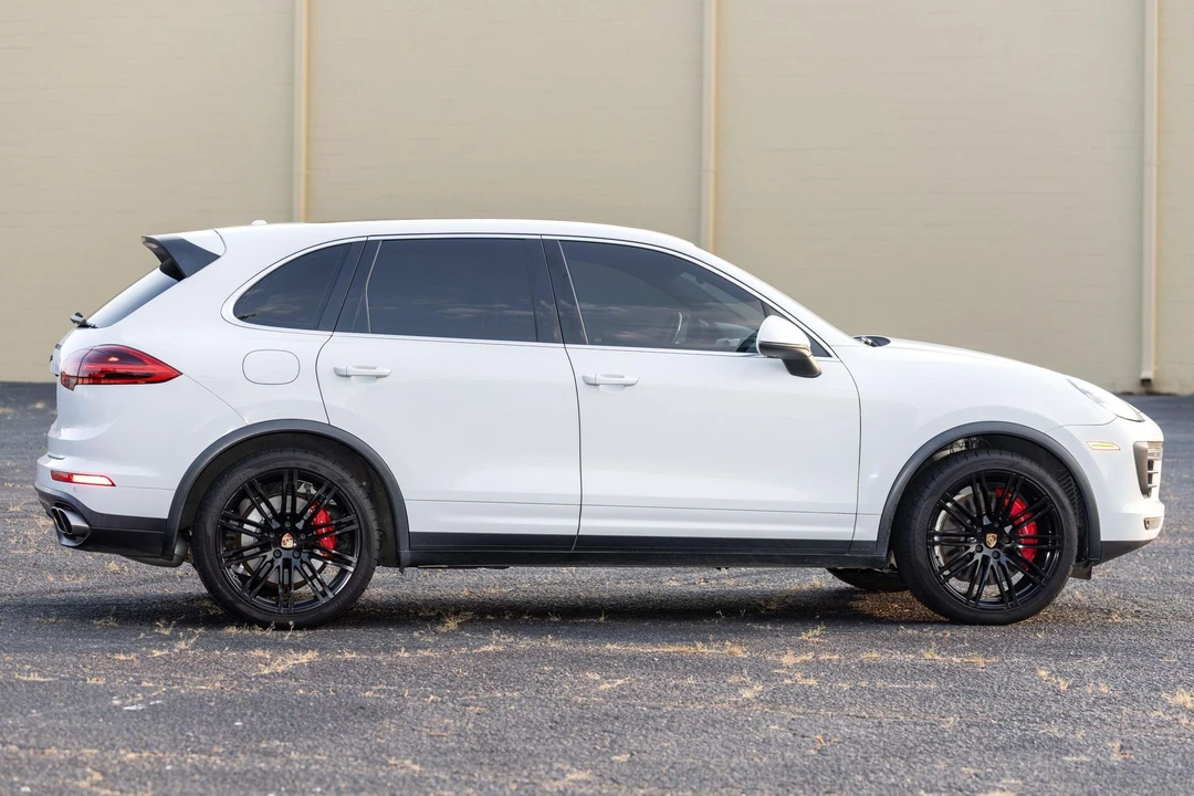 2017 Porsche 958 Cayenne Turbo - Image 3 of 13
