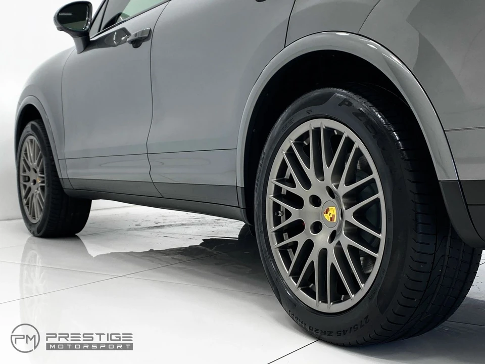 2017 Porsche - Image 29 of 31