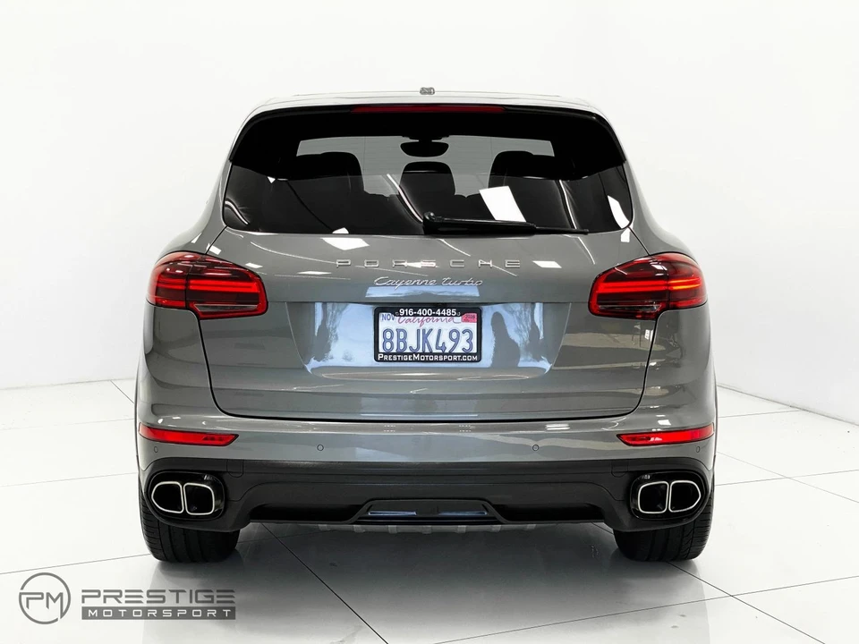 2017 Porsche - Image 28 of 31