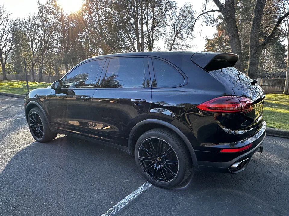 2017 Porsche 958 Cayenne Turbo - Image 16 of 31