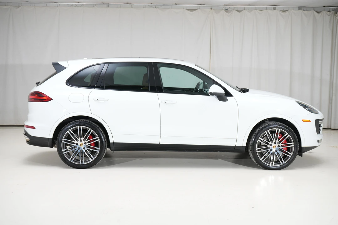 2017 Porsche 958 Cayenne Turbo - Image 10 of 31