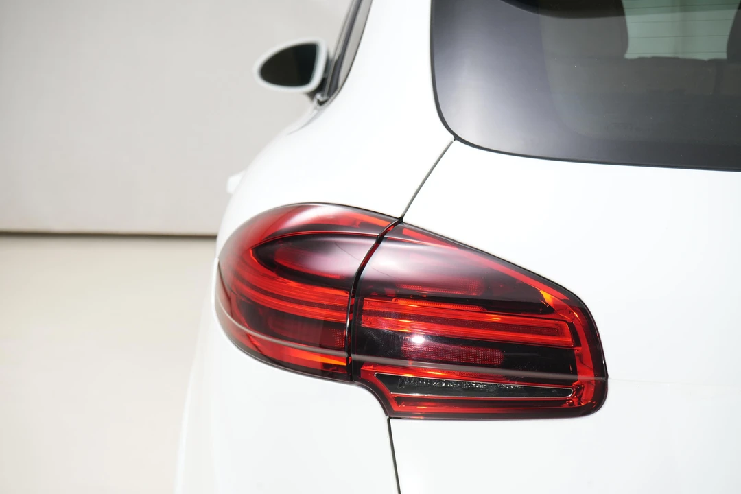 2017 Porsche 958 Cayenne Turbo - Image 23 of 31