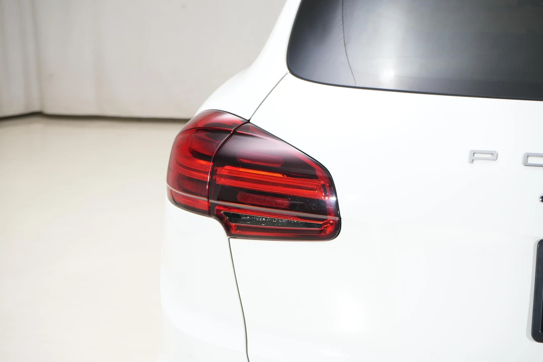 2017 Porsche 958 Cayenne Turbo - Image 24 of 31