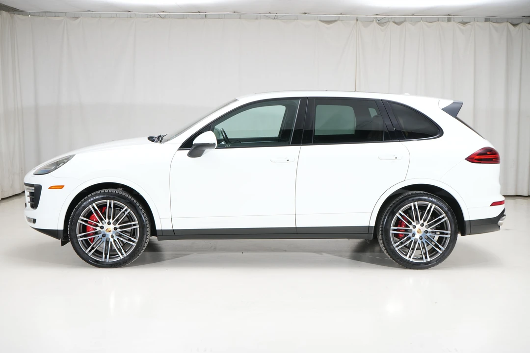 2017 Porsche 958 Cayenne Turbo - Image 8 of 31