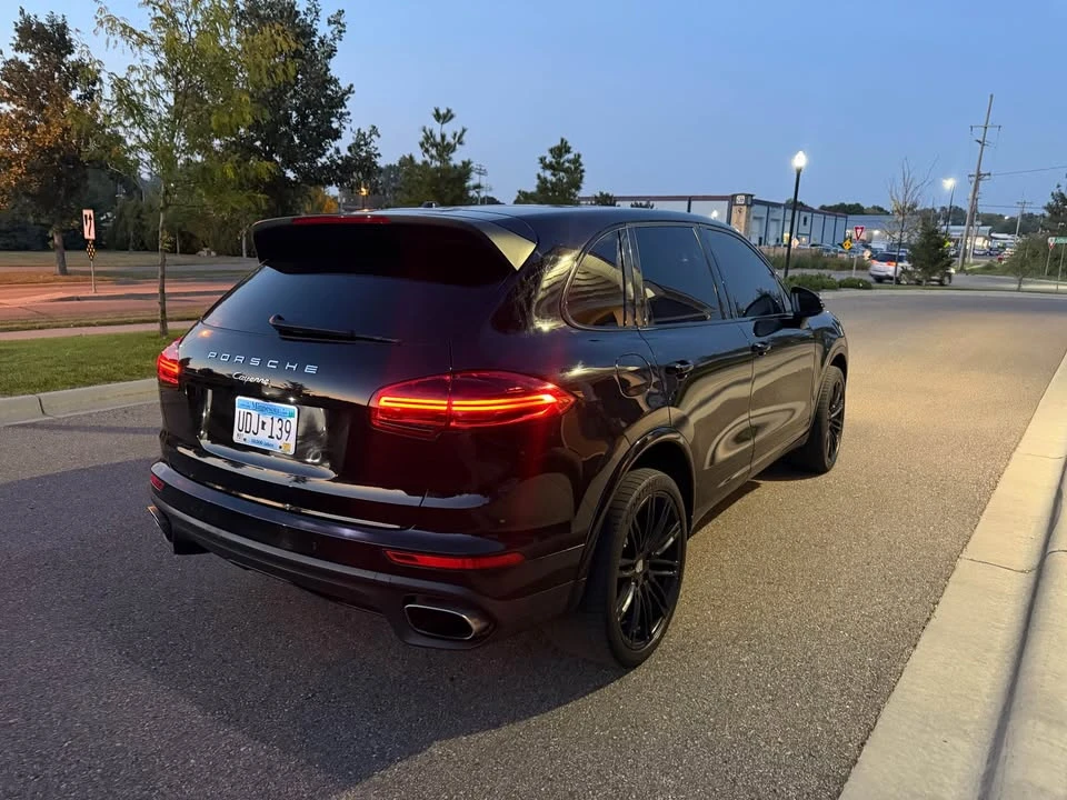 2017 Porsche 958 Cayenne - Image 6 of 10