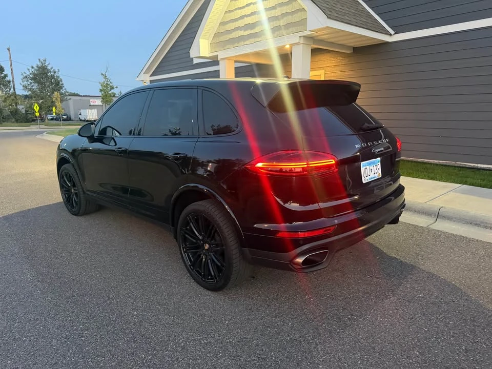 2017 Porsche 958 Cayenne - Image 3 of 10