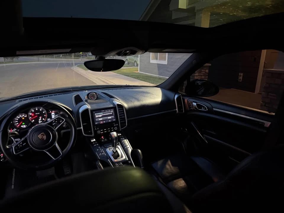 2017 Porsche 958 Cayenne - Image 7 of 10